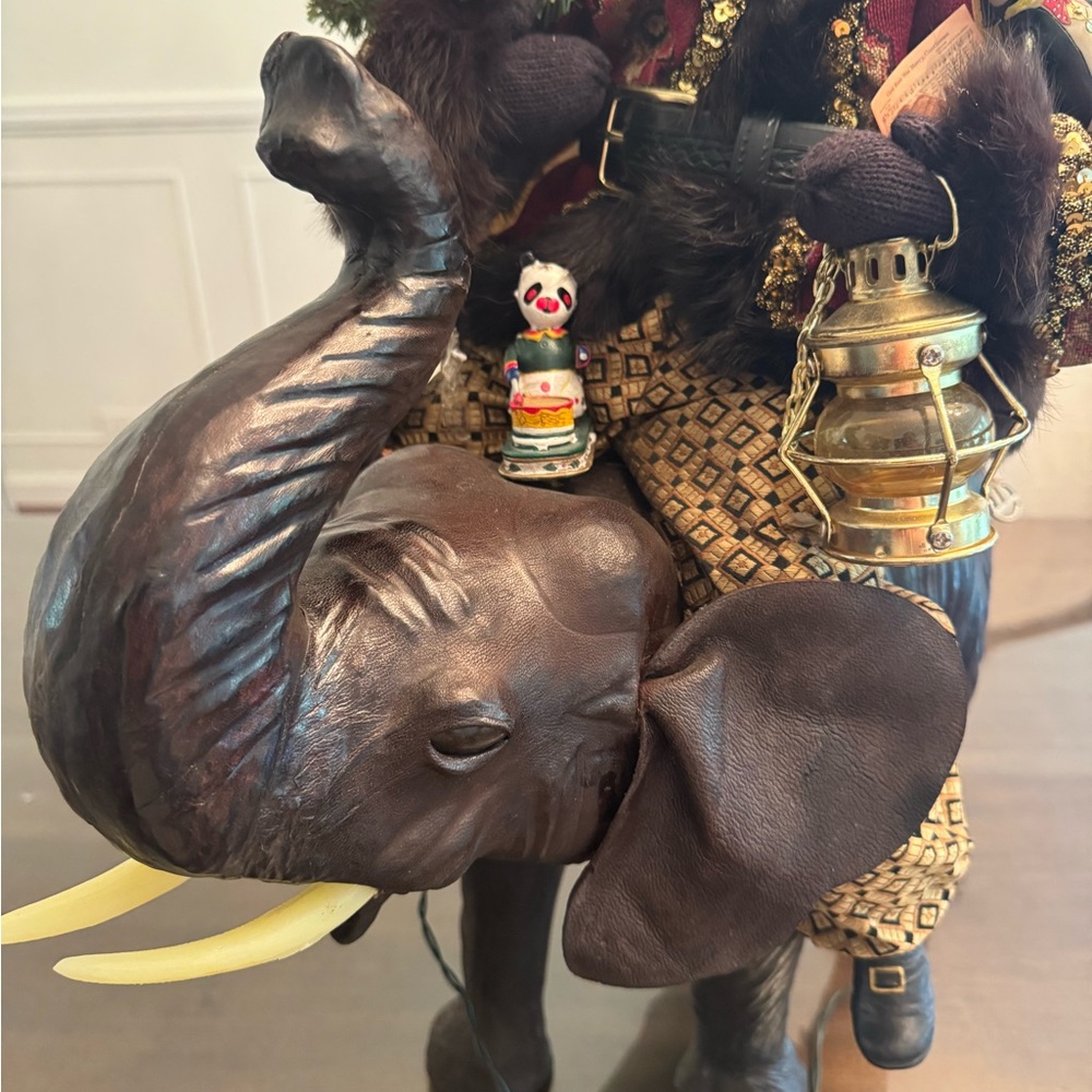 Limited edition Karen Didion light up Santa on elephant - Picture 9 of 13